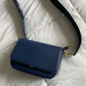 Samara vegan crossbody bag